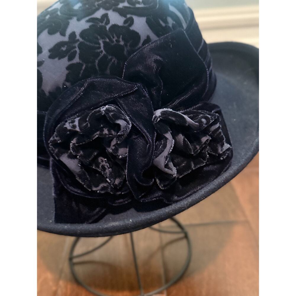 Toucan Collection New York 100% Wool Black Hat USA Vintage Velvet Trim Church - Picture 2 of 7